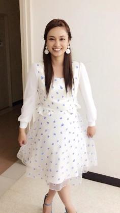 ワンピース姿の芸能人の画像を貼るトピ