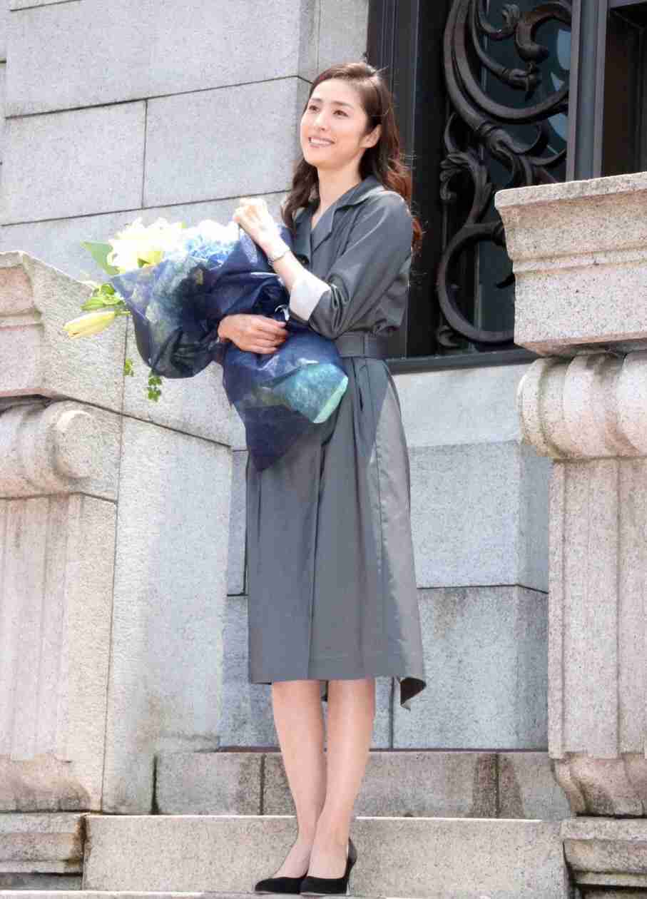 ワンピース姿の芸能人の画像を貼るトピ