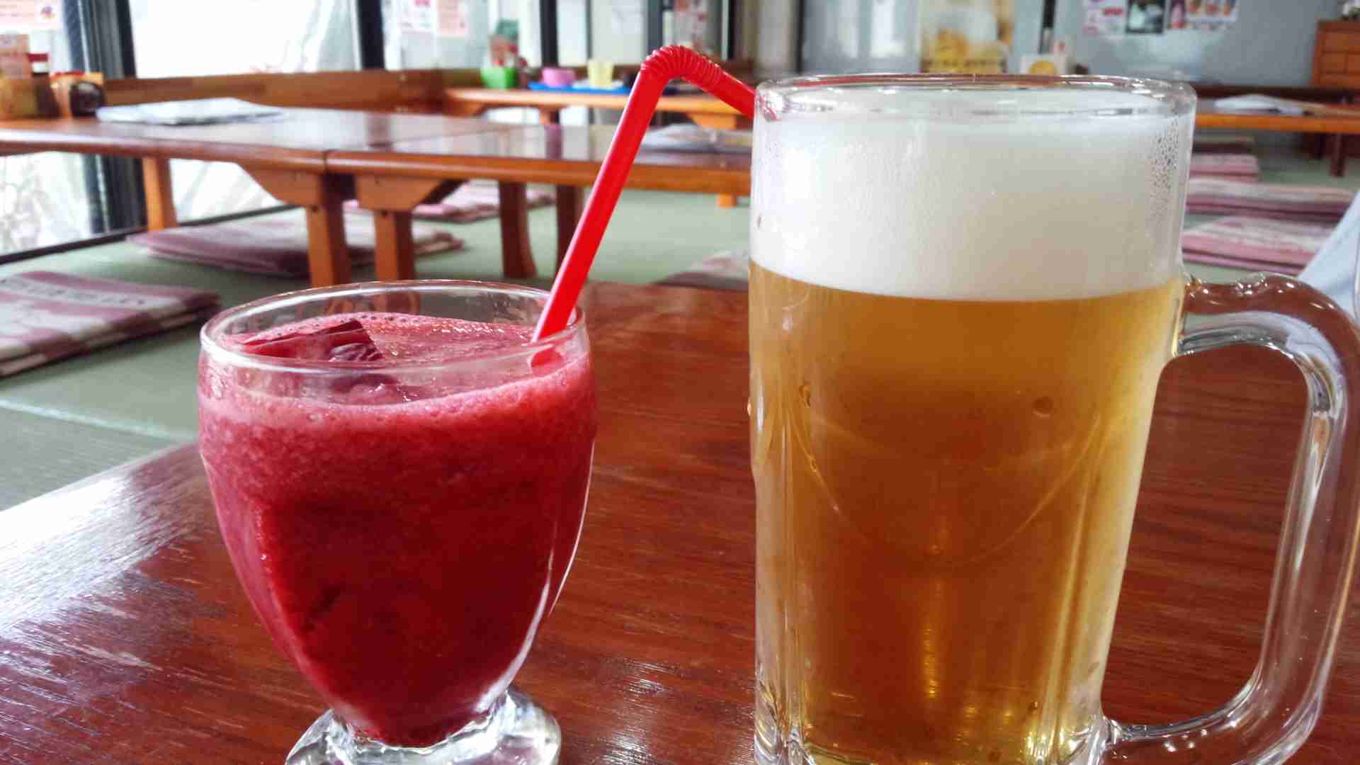 冷たい飲み物の画像を貼って涼みましょう