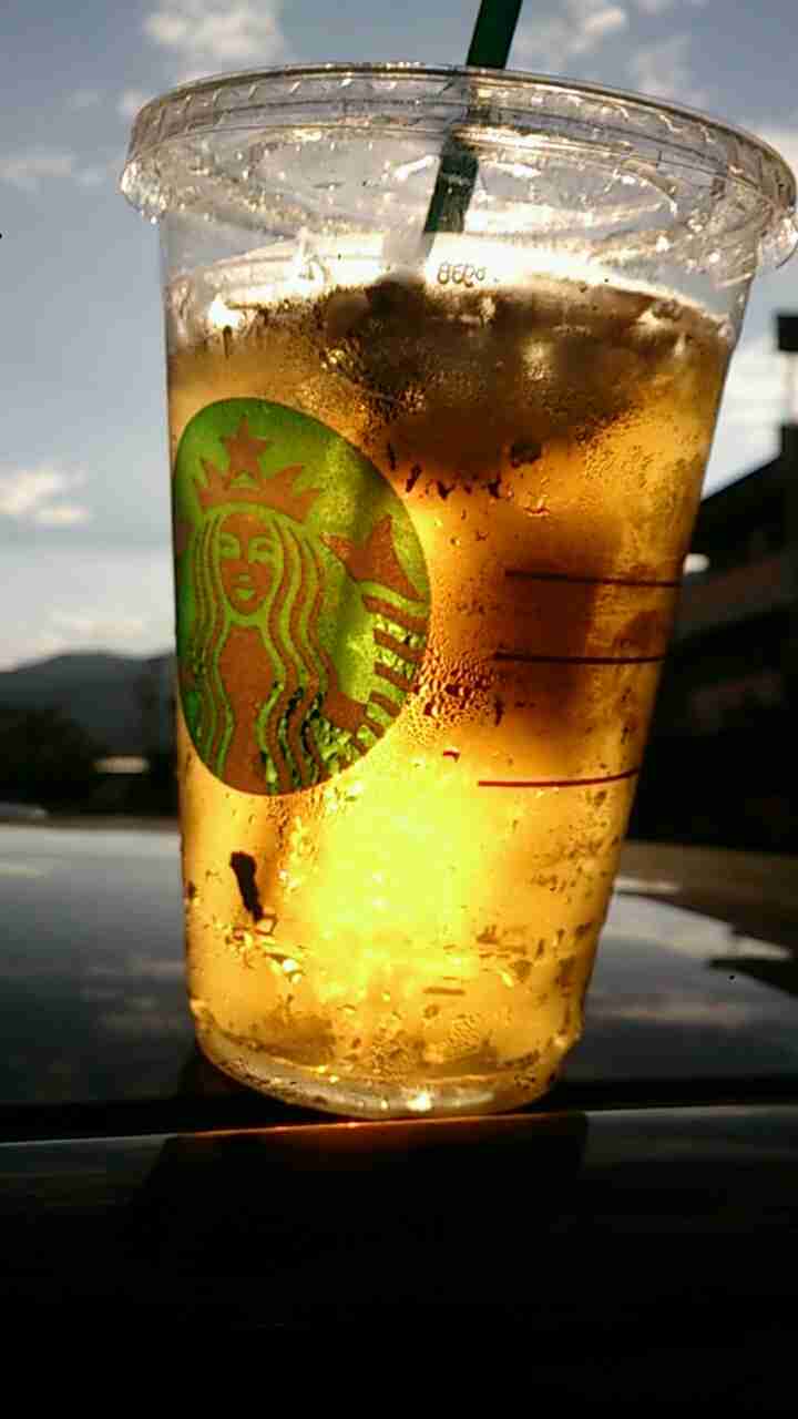 冷たい飲み物の画像を貼って涼みましょう
