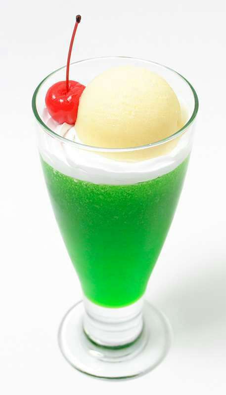 冷たい飲み物の画像を貼って涼みましょう