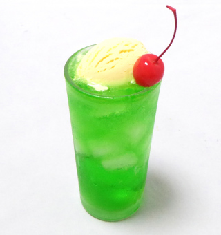 冷たい飲み物の画像を貼って涼みましょう