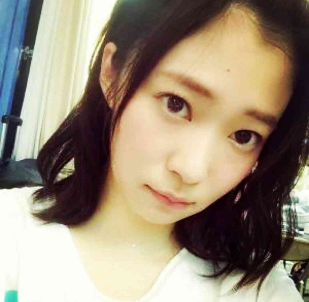 おでこを出している芸能人の画像を貼るトピ