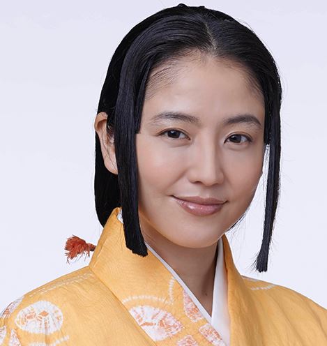 おでこを出している芸能人の画像を貼るトピ