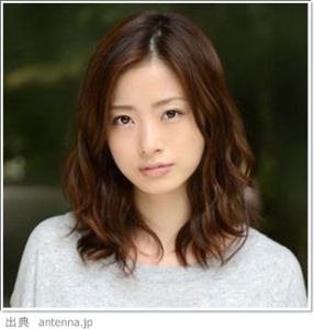 おでこを出している芸能人の画像を貼るトピ