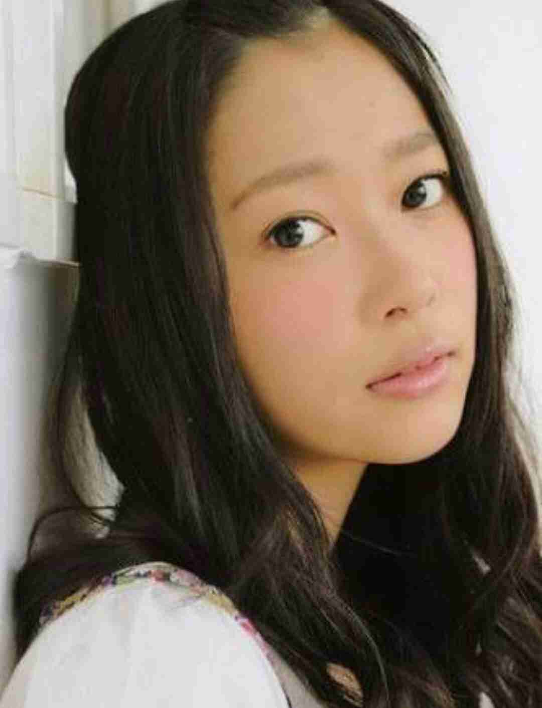 おでこを出している芸能人の画像を貼るトピ