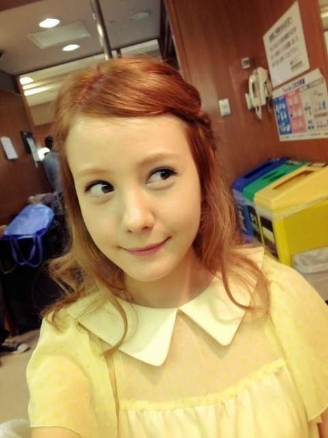おでこを出している芸能人の画像を貼るトピ