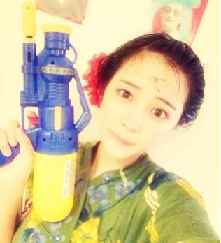 おでこを出している芸能人の画像を貼るトピ
