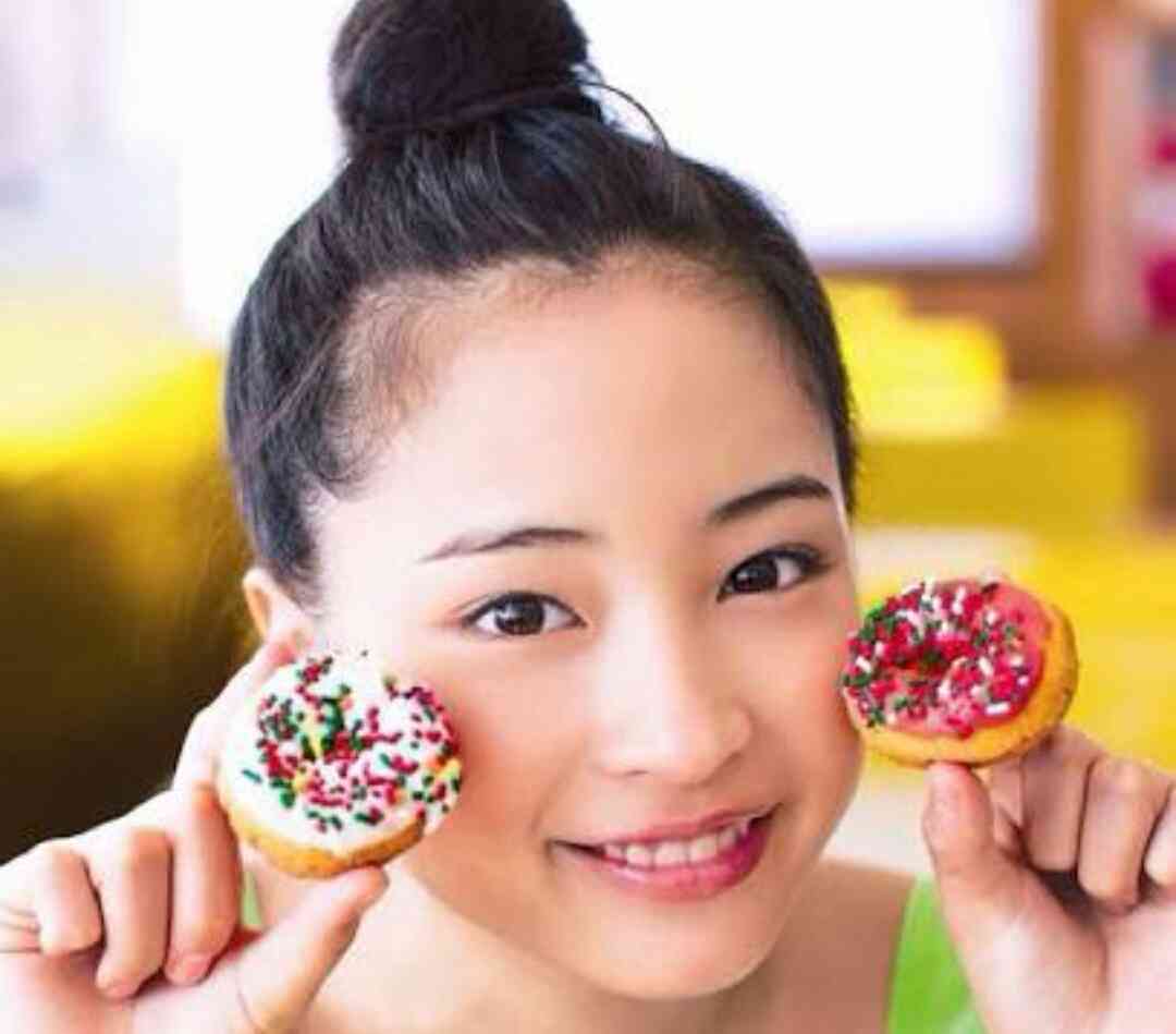 おでこを出している芸能人の画像を貼るトピ