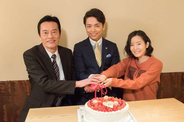 おでこを出している芸能人の画像を貼るトピ