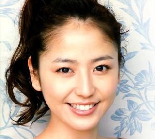 おでこを出している芸能人の画像を貼るトピ
