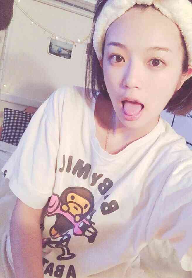 おでこを出している芸能人の画像を貼るトピ