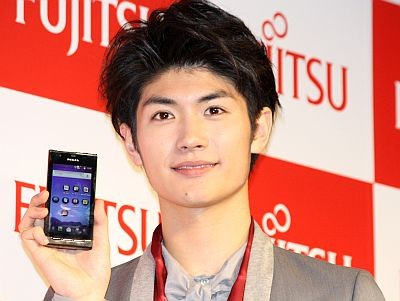 おでこを出している芸能人の画像を貼るトピ
