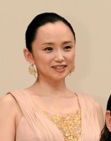 おでこを出している芸能人の画像を貼るトピ