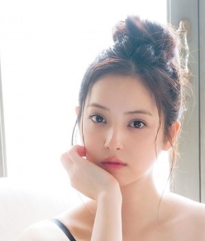 おでこを出している芸能人の画像を貼るトピ