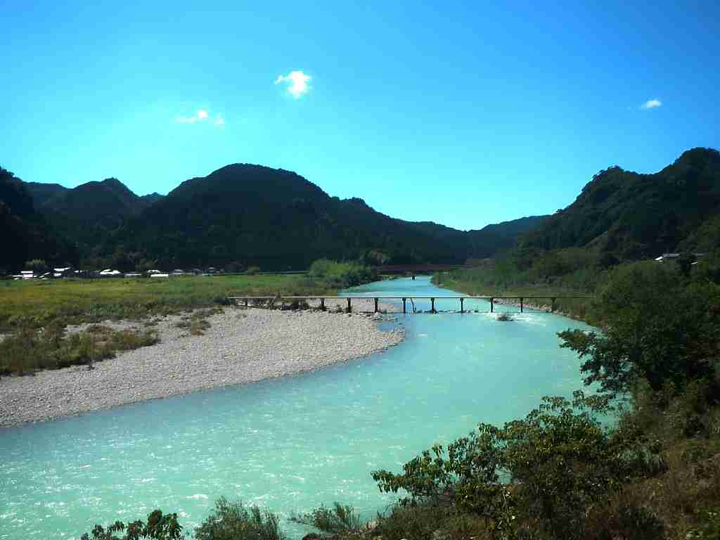 国内で綺麗な川