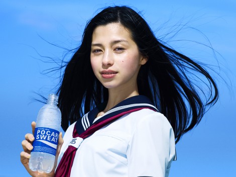 清涼飲料水のCM画像を見て夏を感じるトピ