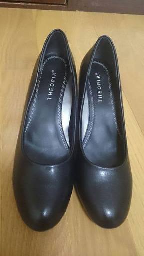黒パンプス、どんなもの持ってますか?
