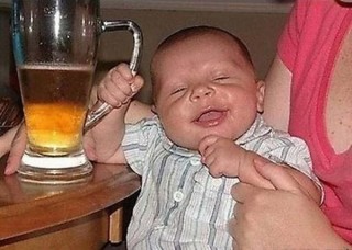 朝から酒を飲んでいる設定で雑談しよう。