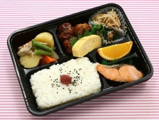 暑い季節の昼食（職場）