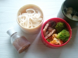 暑い季節の昼食（職場）