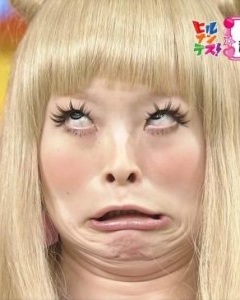 石原さとみの美しすぎるアップ、美肌にグッと迫るため息モノの一枚。