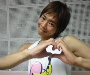 セクシータレント 紗倉まなの金髪ショートに反響「かわいすぎるー！」「きゃわわ」