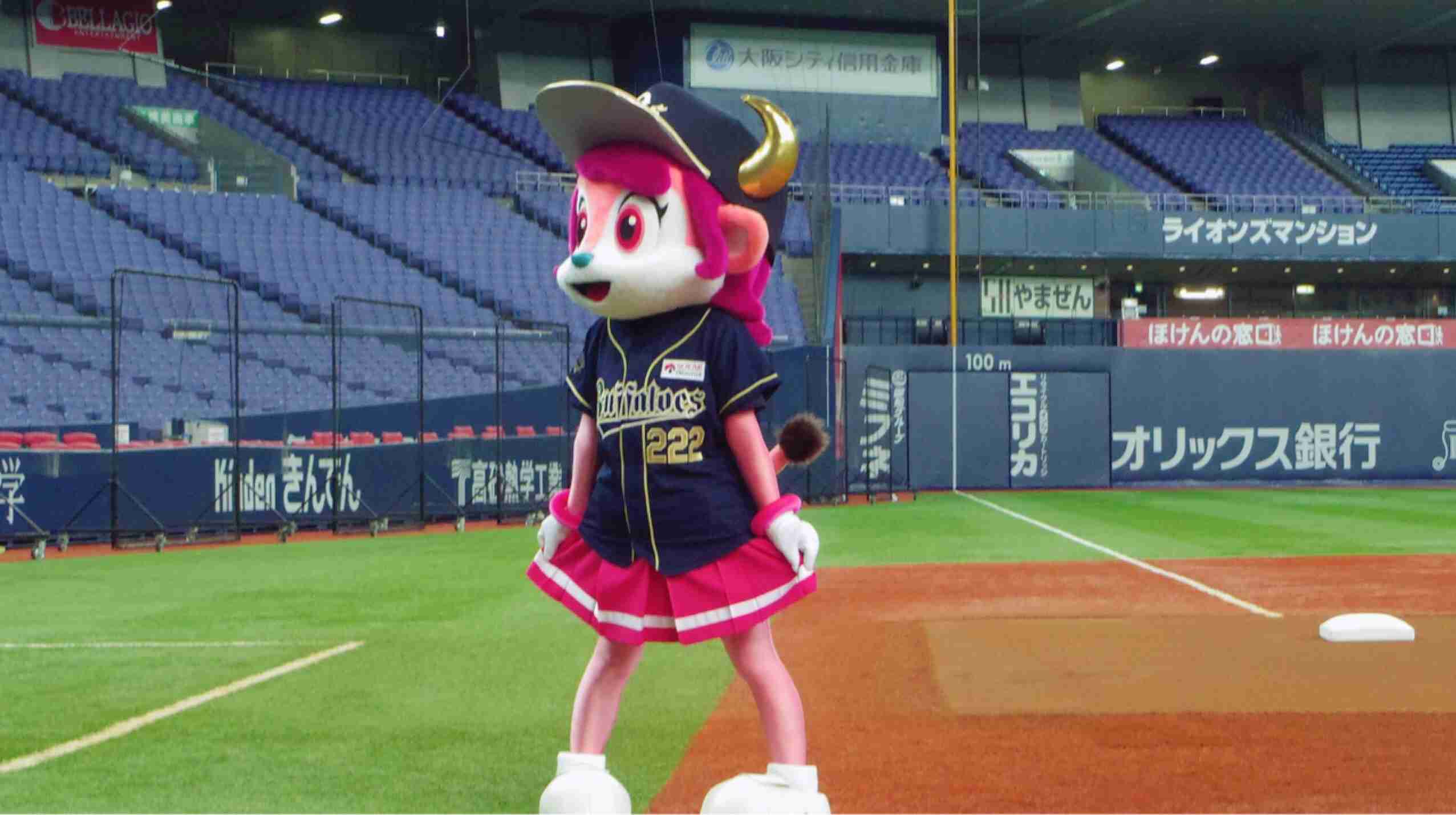 球団マスコットと選手がじゃれてる画像下さい！
