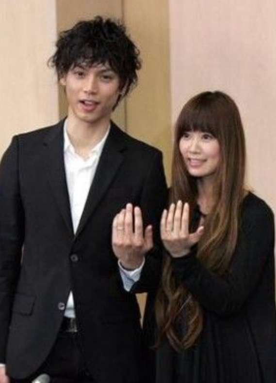 ひたすら芸能人同士の夫婦を上げてくトピ