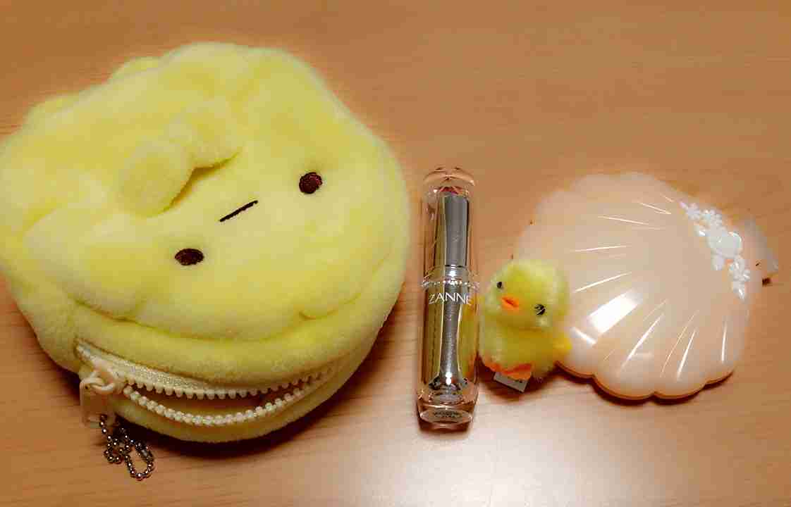 化粧ポーチの中身見せてください！