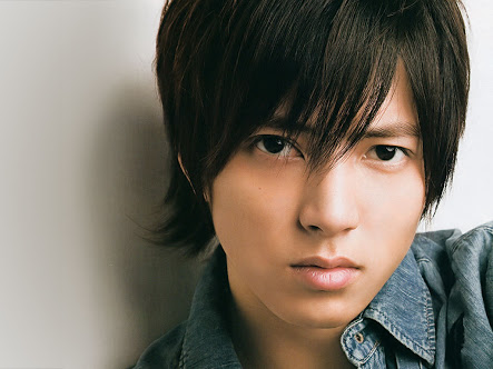 今あなたの隣に誰でも来てくれるとしたら誰を呼ぶ？