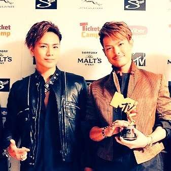 今あなたの隣に誰でも来てくれるとしたら誰を呼ぶ？