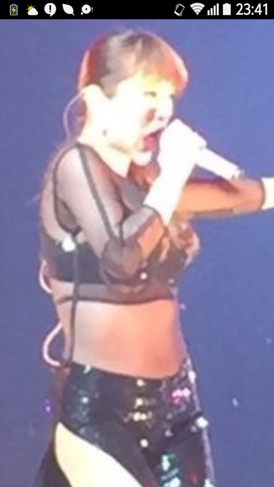 浜崎あゆみ、こんがり“黒あゆ”で夏宣言 ヘルシー美ボディにも視線集中