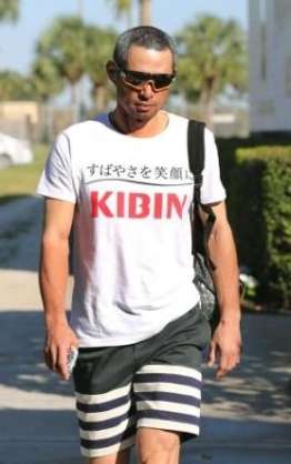 変なTシャツ画像ください！