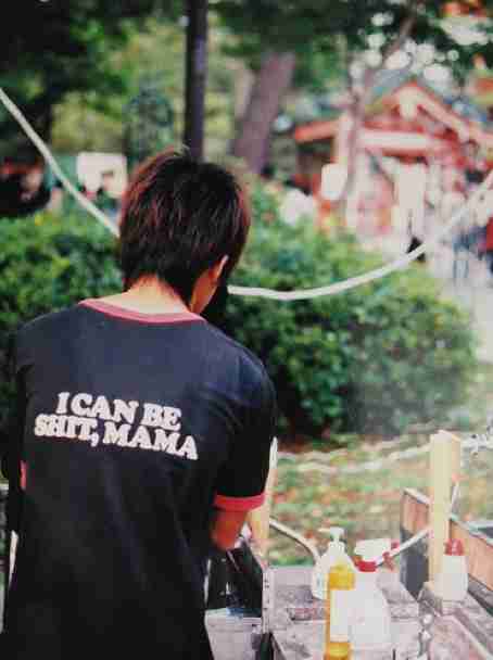 変なTシャツ画像ください！