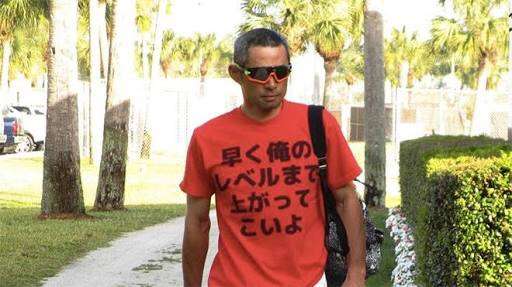 変なTシャツ画像ください！