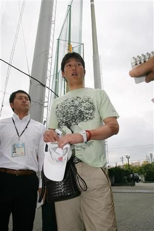 変なTシャツ画像ください！
