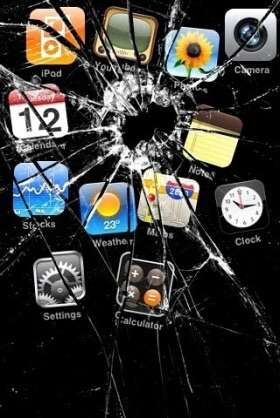 スマホ画面が割れたままの人!!