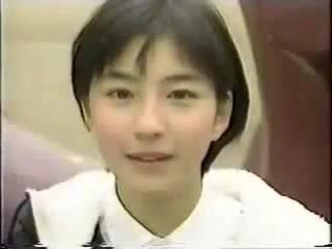橋本環奈の“オトナ”な姿に反響「肌見せがまぶしい」「本当に完璧」