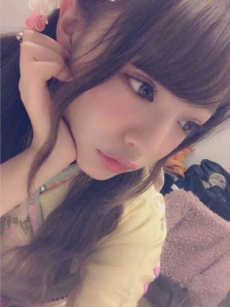 お人形さんみたいな顔の芸能人