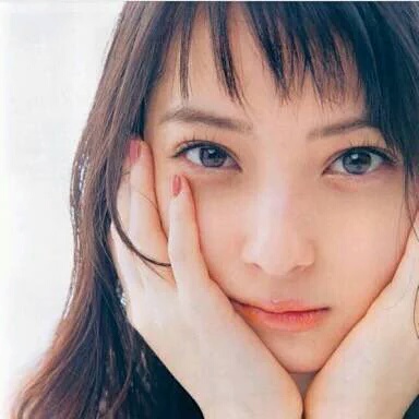 お人形さんみたいな顔の芸能人