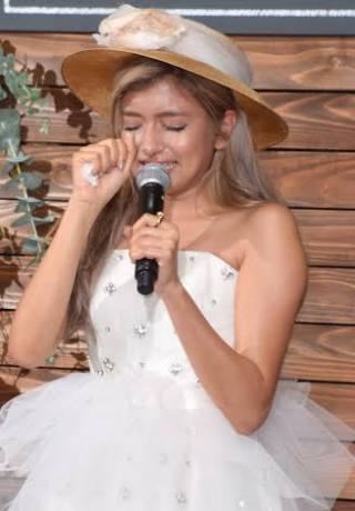 三代目JSB登坂広臣と熱愛報道のローラ、配慮に欠けた行動でファン離れが加速
