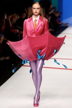 奇抜なファッション