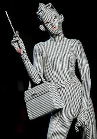 奇抜なファッション