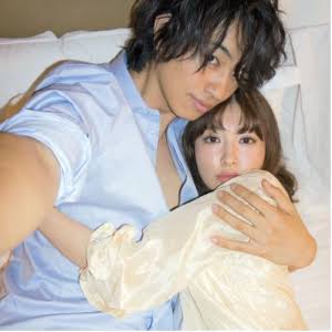 遠野なぎこが「anan」の恒例セックス特集をバッサリ「モテない、経験少ない女が読む」