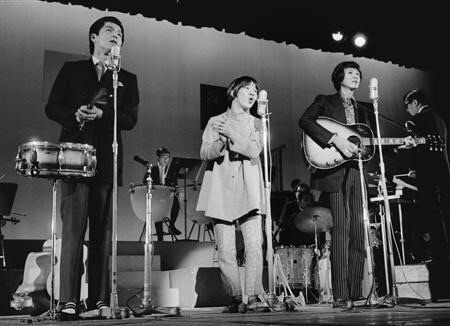 皆さんが高校の時に流行ってた曲で覚えてるの教えて～