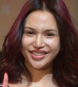 水沢アリー、ミニスカ美脚で視線独占 ファンサービスに黄色い声援