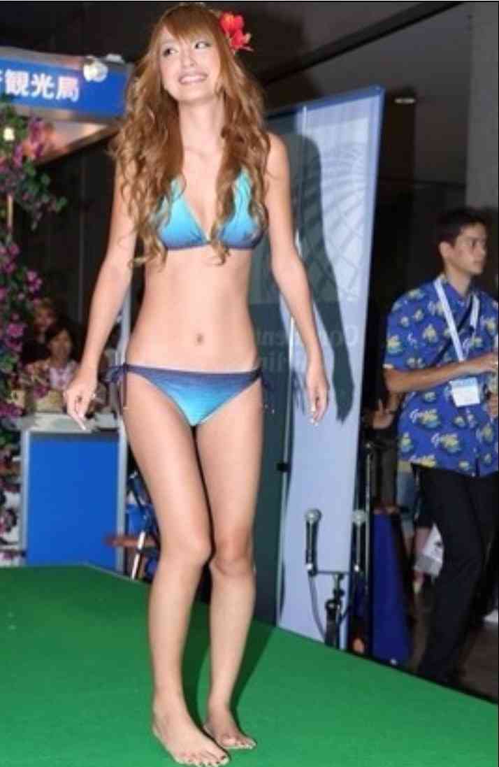 木下優樹菜「脚の長さが異次元レベル」で、ファンもビックリ！