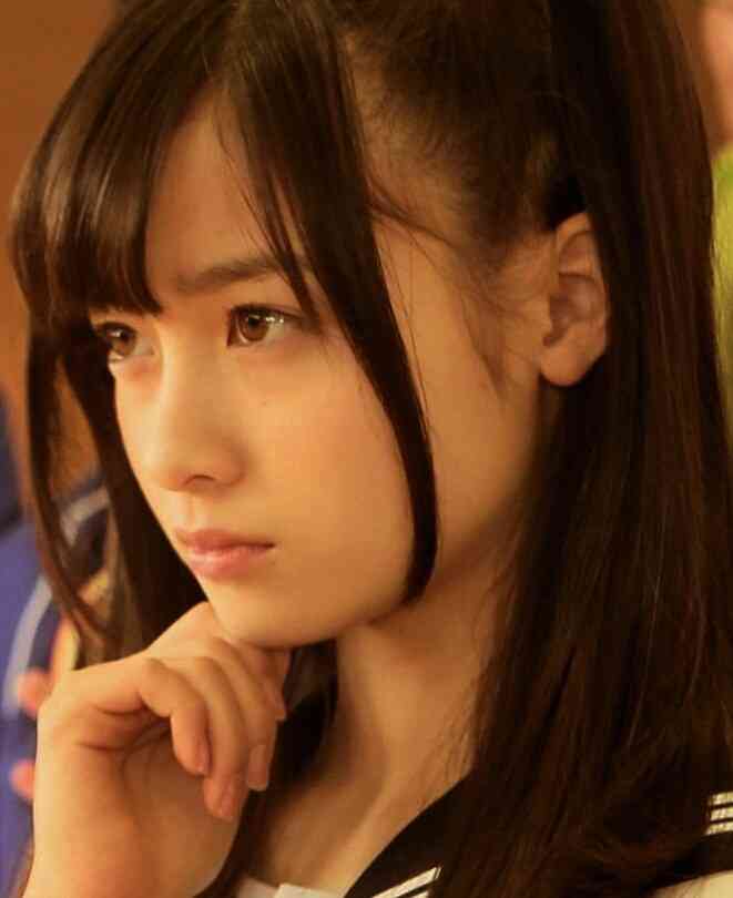 “天使すぎる花嫁”橋本環奈、結婚マガジン表紙でウエディング姿