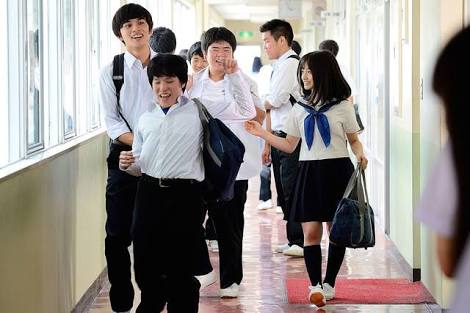 “天使すぎる花嫁”橋本環奈、結婚マガジン表紙でウエディング姿